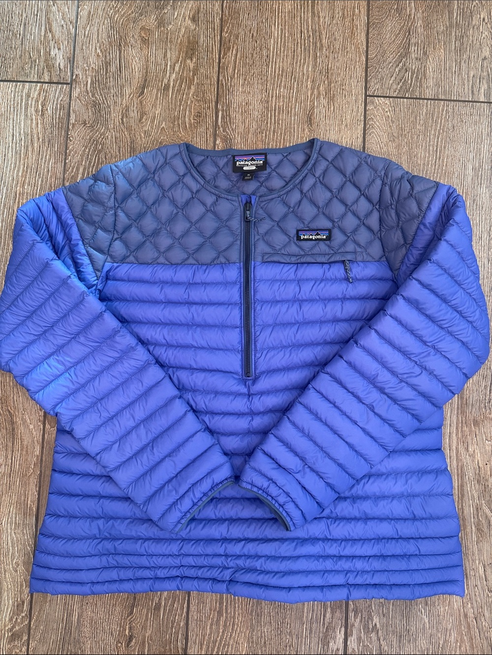Patagonia Women's Two-Tone Blue Quilted Pullover Puffer